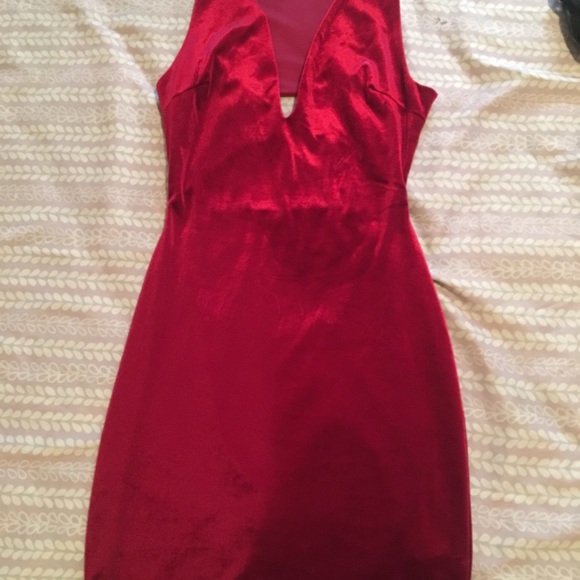 Dresses - Picture 2 of 6